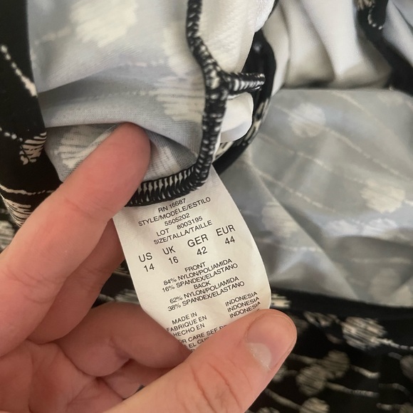 Lands’ end BNWT Swim bottoms + Lightly used Unbranded black swimsuit SIZE 14 lot - Picture 2 of 5